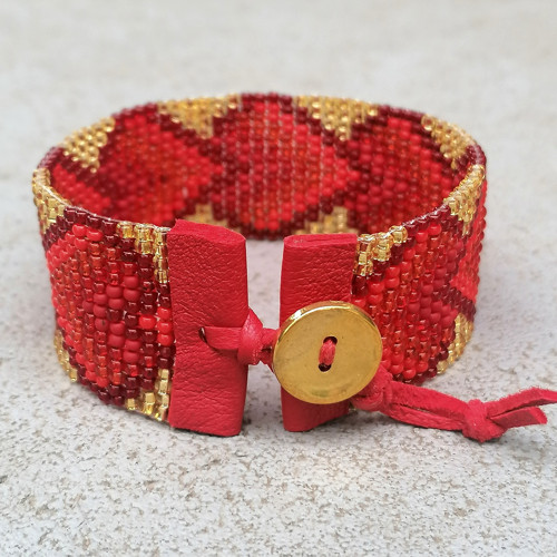 Red Heart Chain-Loom Beaded Bracelet — foto 4
