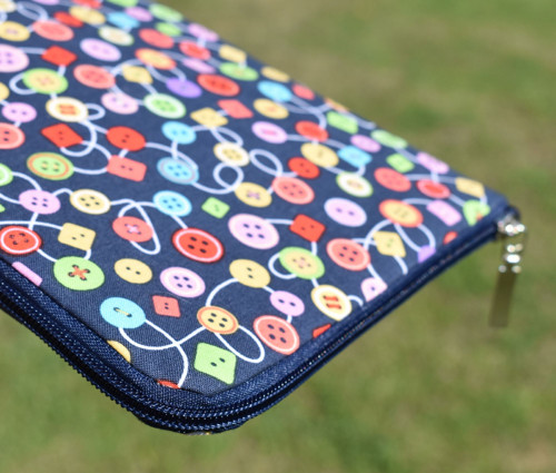 Obal na tablet - Veselé knoflíčky na přání — foto 3