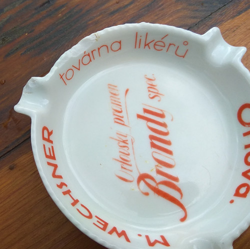 Popelník — foto 2