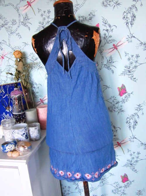 Šaty jeans boho vyšívané — foto 4