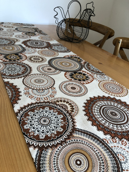 Ubrus - Mandala hnědá 194/40 cm — foto 4