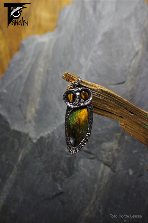 Smůložer Bubo, labradorit Madagaskaru — foto 3
