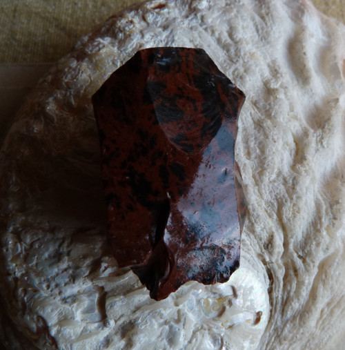Obsidián mahagonový surový - 4 cm - Extra — foto 5