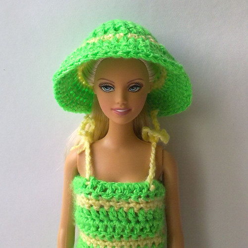 Oblečky pro Barbie - šaty, klobouk — foto 2