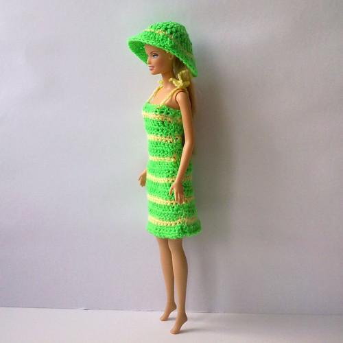 Oblečky pro Barbie - šaty, klobouk — foto 4