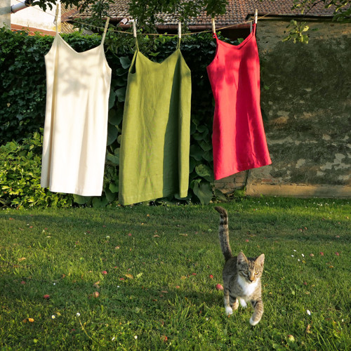Minimalistické lněné zelené šaty — foto 6