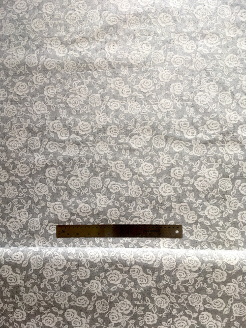 Bílé růže na šedé — foto 2