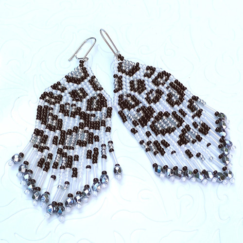 Snow Leopard Print Boho Beaded Fringe Earrings — foto 3