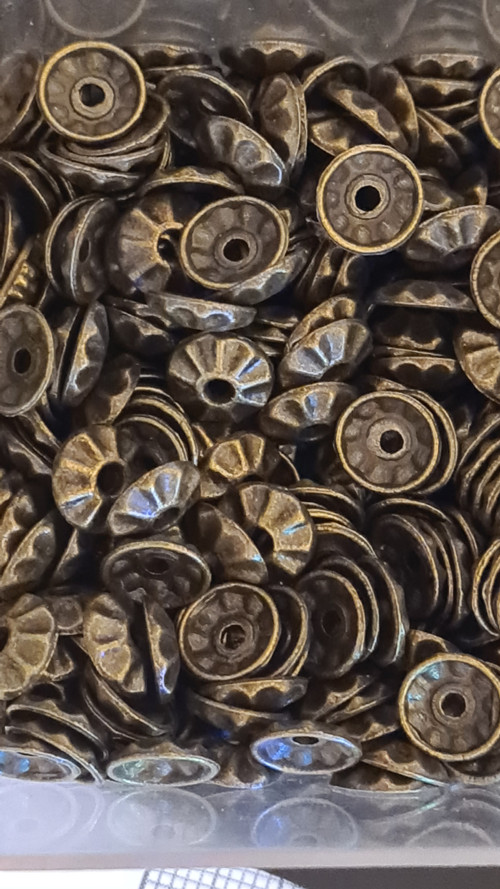 Kaplík kolo bronz 8 mm, 50 ks — foto 2