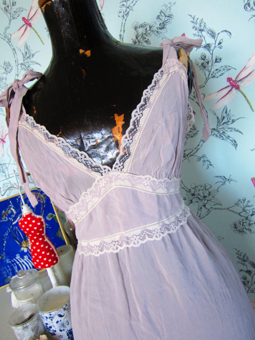 Šaty shabby chic, negližé inspirace — foto 3