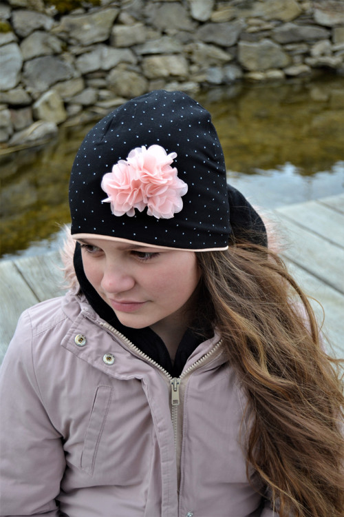 Čepička s puntíky — foto 3