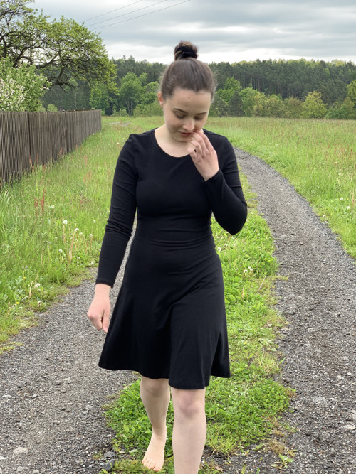 Dámské úpletové šaty - černé — foto 5