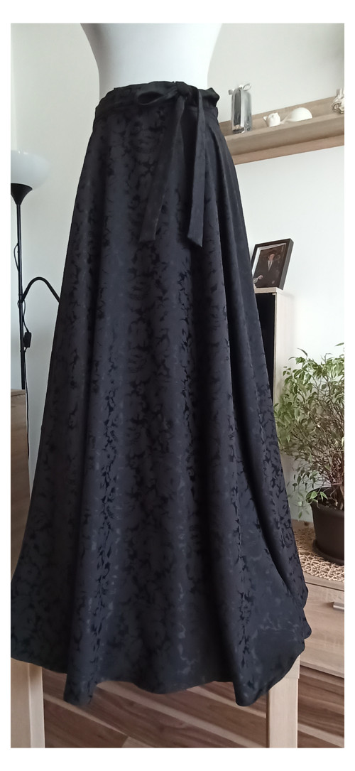Kolová zavinovací sukně — foto 3