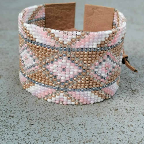 Baby Pink Boho Beaded Bracelet — foto 2