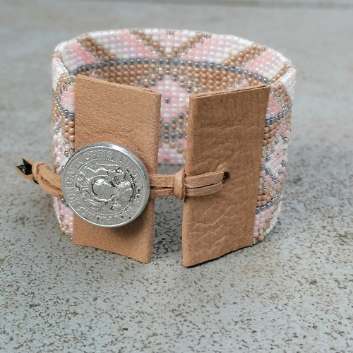 Baby Pink Boho Beaded Bracelet — foto 3