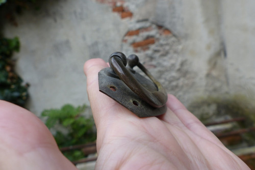 Stará nábytková krytka, madlo — foto 4