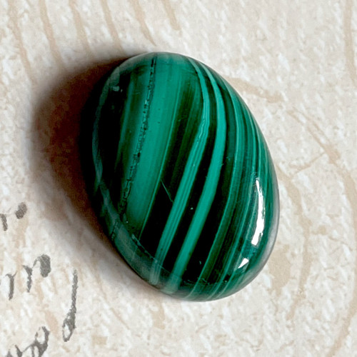Malachit pravý kabošon ovál / 25x18mm — foto 4