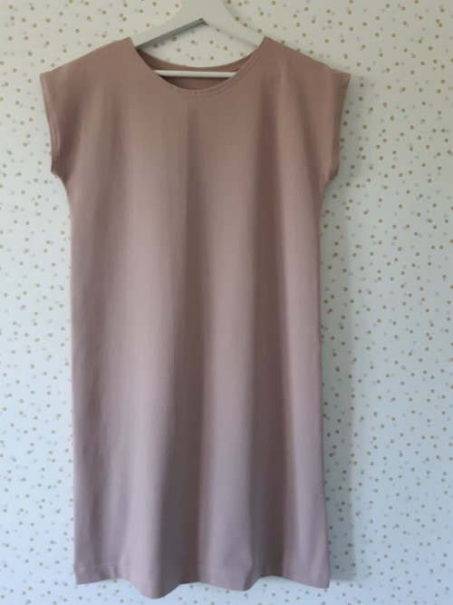 Šaty beige — foto 5