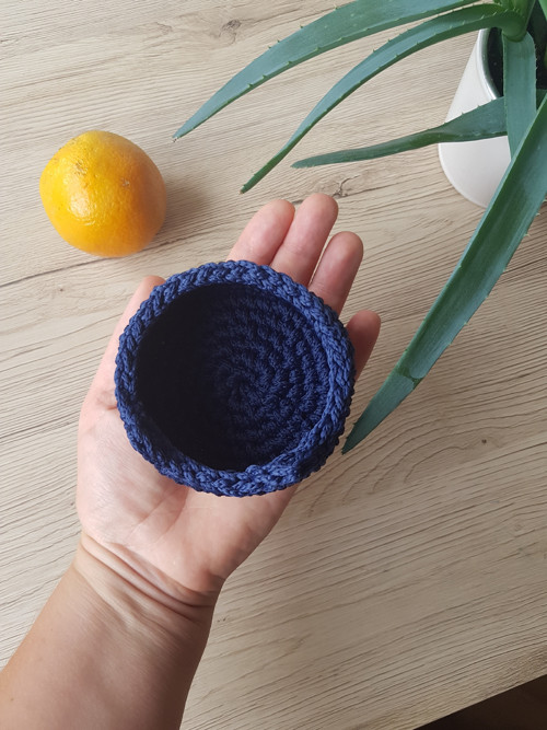 Háčkovaný košíček na drobnosti — foto 4