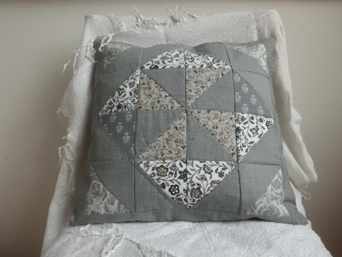 Patchwork šedý — foto 2