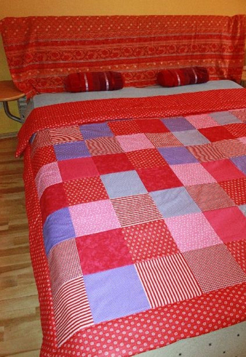 Červený přehoz či přikrývka patchwork — foto 3