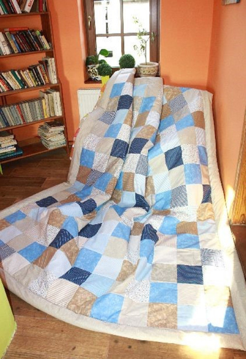 Béžovo modrý přehoz či přikrývka patchwork — foto 3