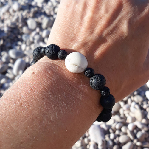 Oblázkový náramek Pebble Lava bubbles — foto 2