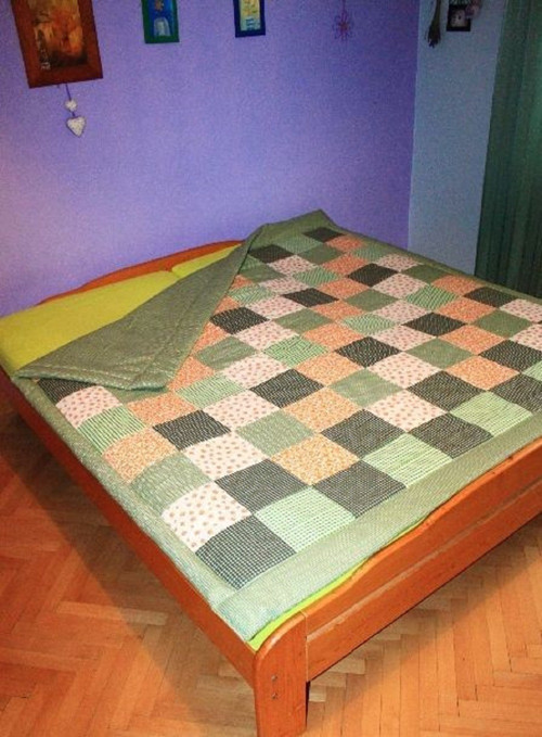 Olivový přehoz či přikrývka patchwork — foto 2