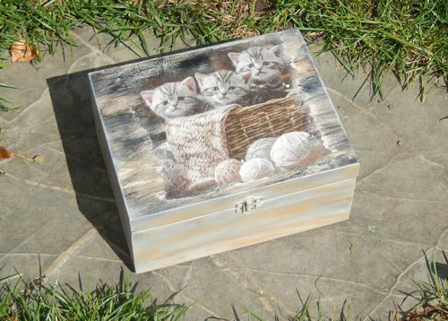 Koťata - dřevěná krabička — foto 2