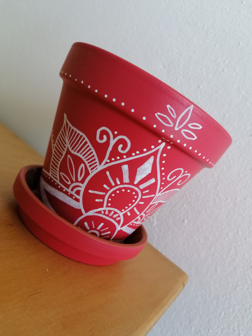 Květináč ornamenty bílá — foto 2