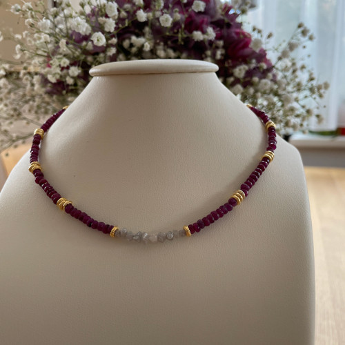 Náhrdelník s rubíny a diamanty — foto 2