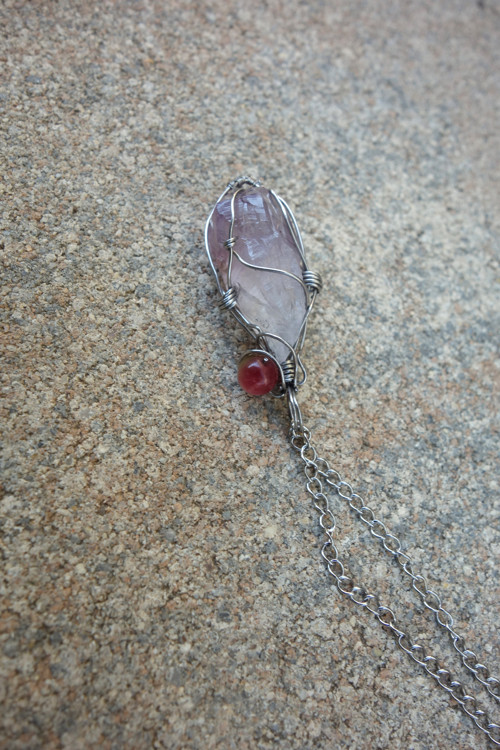 Ocelový náhrdelník - ametyst, jadeit — foto 3