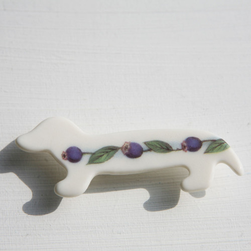 Borůvka - porcelánová brož — foto 2