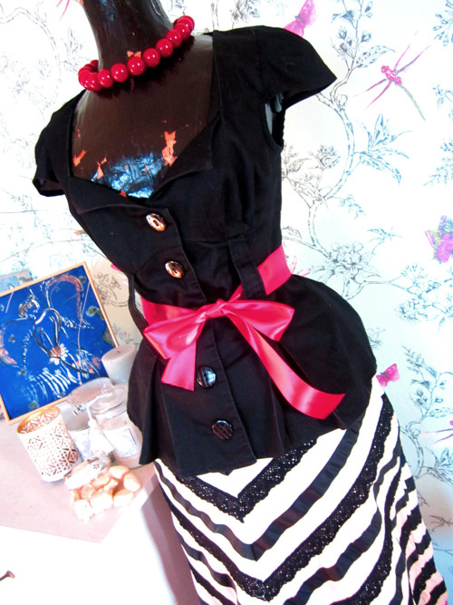 Korzetový pin-up top — foto 2