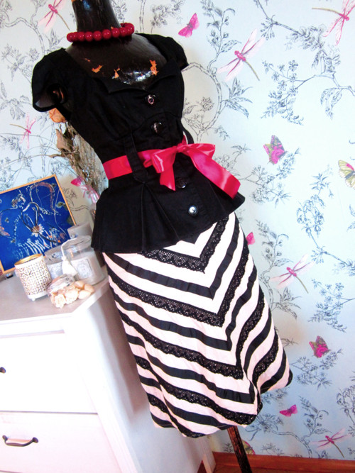 Korzetový pin-up top — foto 3