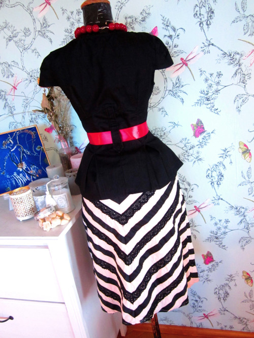 Korzetový pin-up top — foto 5
