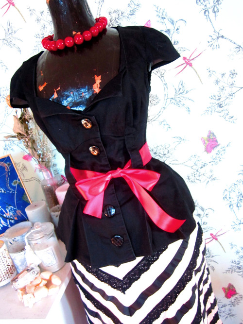 Korzetový pin-up top — foto 4