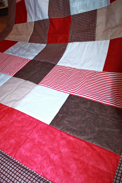 Bordo hnědý přehoz či přikrývka patchwork. — foto 2