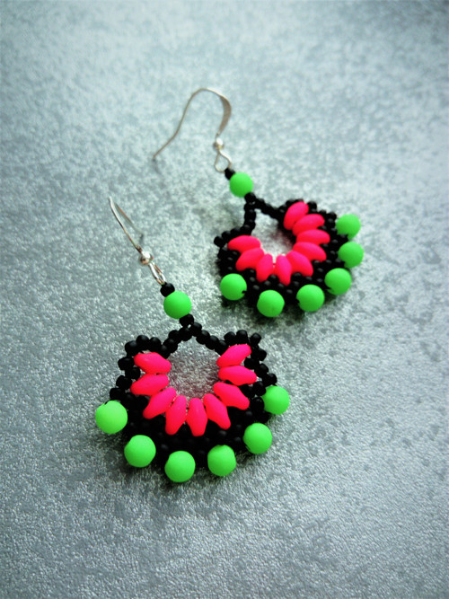 Náušnice UV Crescent Pink Green — foto 2