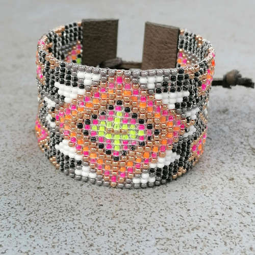 Aztec Boho Beaded Bracelet In Neon Colors — foto 2