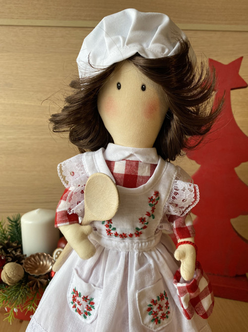 Kuchařinka vyšívaná — foto 3