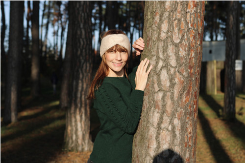Háčkovaná překřížená čelenka - kari — foto 3