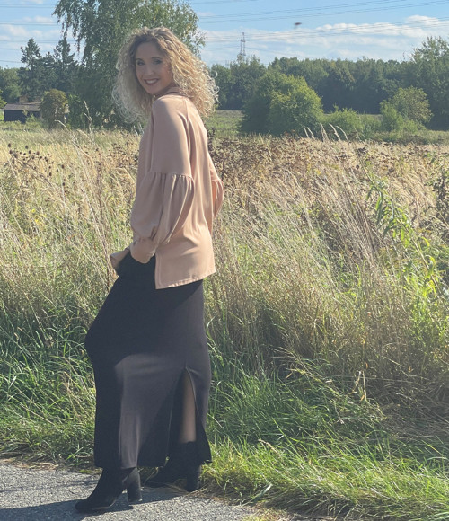 Karamelová oversize mikina — foto 5