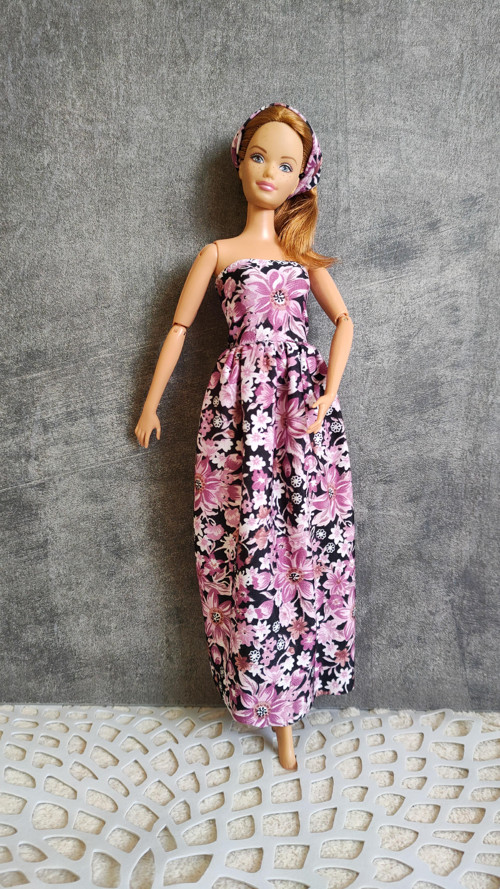 Dlouhé šatičky s čelenkou pro Barbie — foto 3