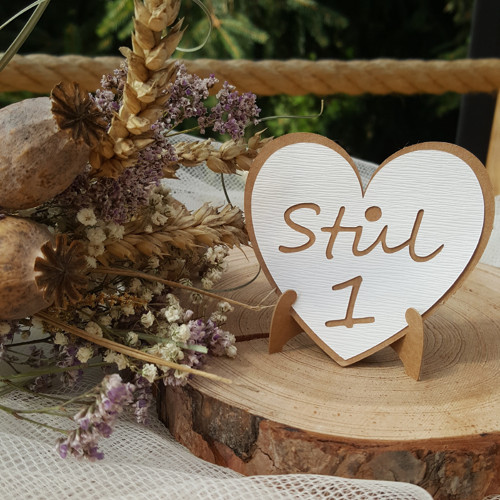 Cedulka na stůl ve tvaru srdce — foto 3