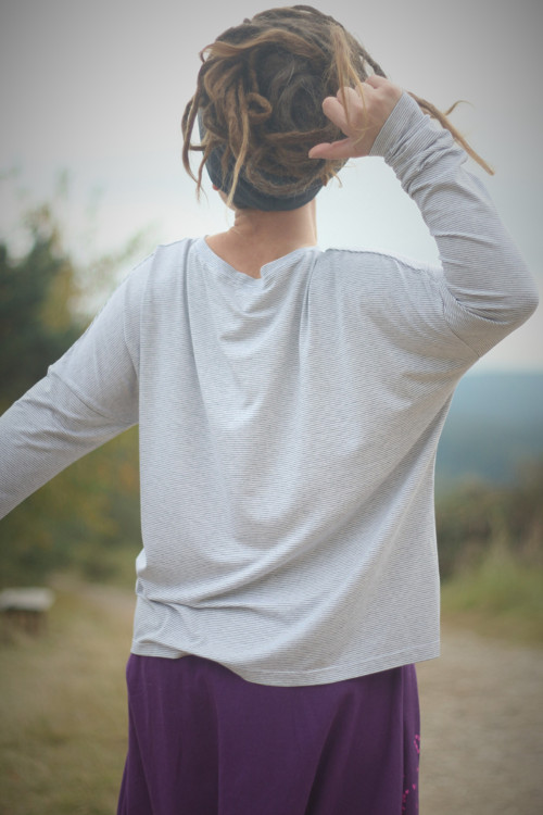 Oversized triko ............ M - L — foto 3