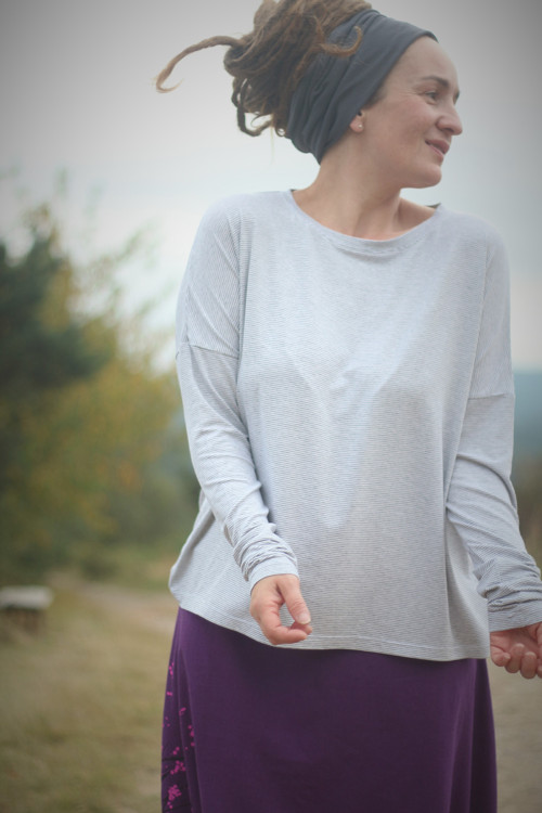 Oversized triko ............ M - L — foto 2