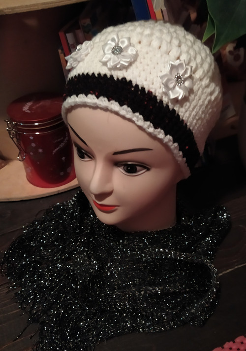 Háčkovaná čepice Ella — foto 2