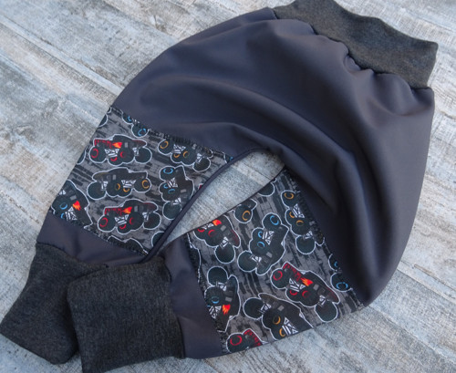 BAGGY SOFTSHELL ... čtyřkolky na šedé — foto 2
