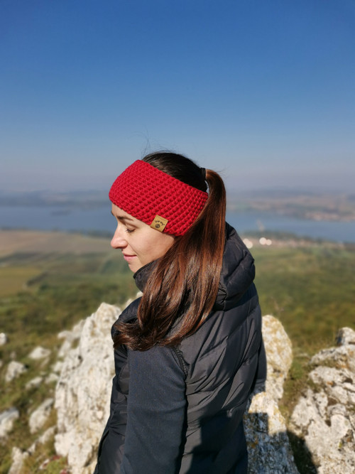 Háčkovaná merino čelenka červená — foto 2